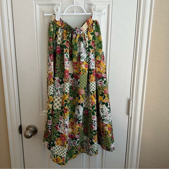 Girl Floral skirt in Size 140 (9-10Y) - Picture 2 of 3